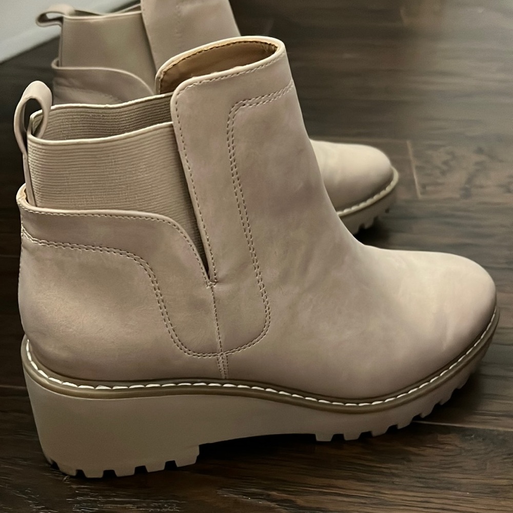 Dolce Vita Rango Bootie Size 7.5 NEVER WORN